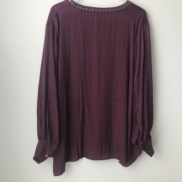 Vince Camuto blouse✨ - Picture 4 of 7